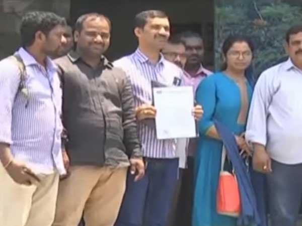 పవన్ పై...పోలీసులకు ఫిర్యాదు