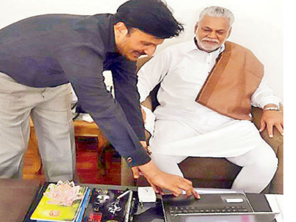 వ్యవసాయమంత్రిచే...ఢిల్లీకి పిలుపు