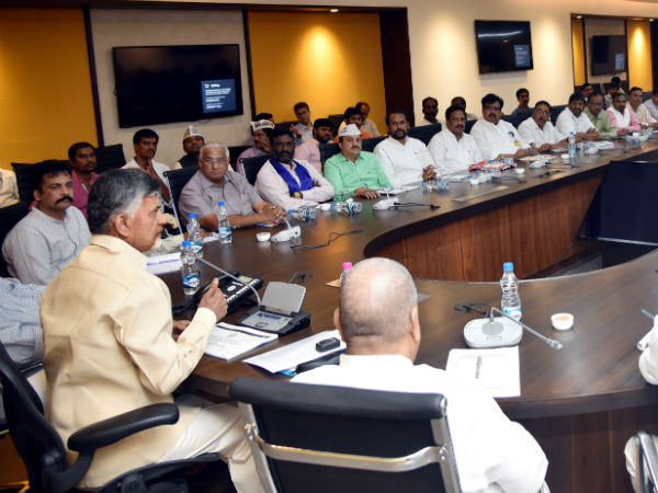 మోడీ నాకు జూనియర్, నేను మోడీ వద్దకు వెళ్లలేదు మోడీ నాకు జూనియర్, నేను మోడీ వద్దకు వెళ్లలేదు