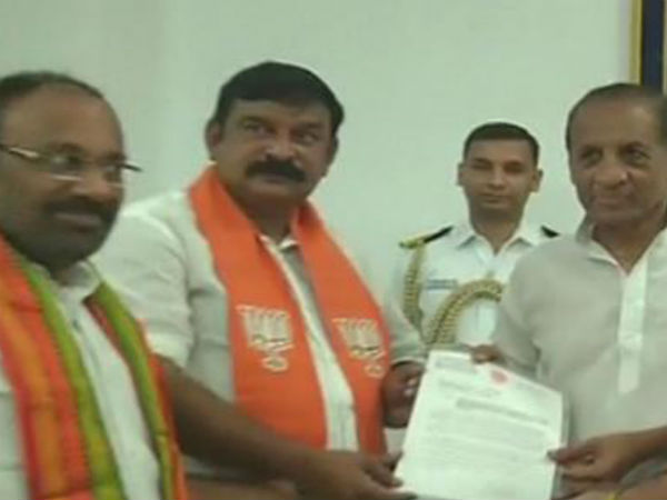 బాలకృష్ణను అరెస్ట్ చేయాలి, బాబుపైనా