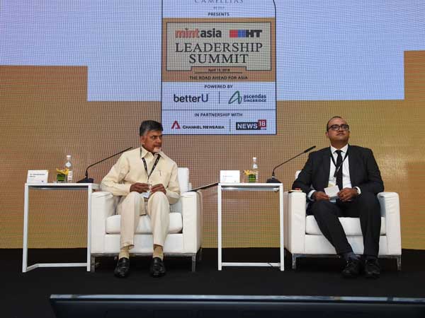 రైతుల గురించి...వివరించిన చంద్రబాబు రైతుల గురించి...వివరించిన చంద్రబాబు