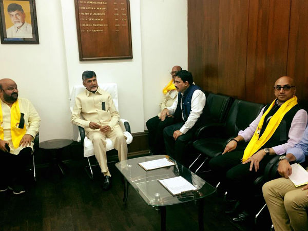 మీ పార్టీ బాధితుడిని, మోడీ బాధితుడు