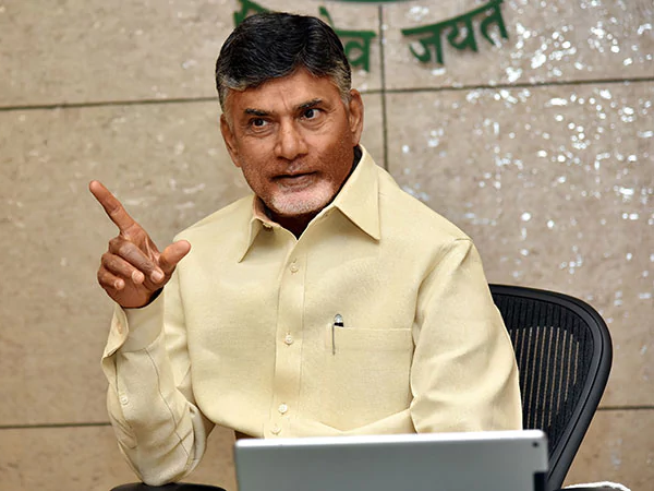 చంద్రబాబు దీక్ష చేపడితే అర్థం మారిపోతుంది చంద్రబాబు దీక్ష చేపడితే అర్థం మారిపోతుంది