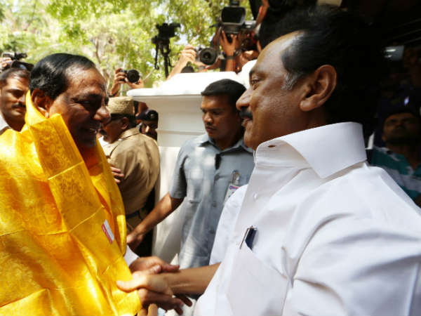 స్టాలిన్‌కు ఆహ్వానం