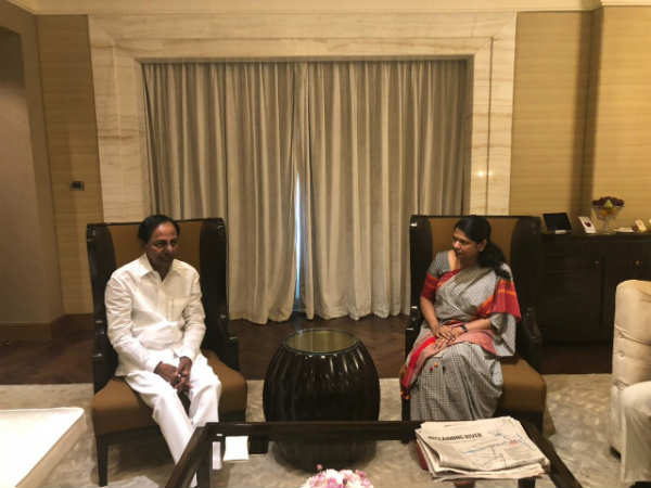 కేసీఆర్‌తో చేతులు కలపడం సంతోషం