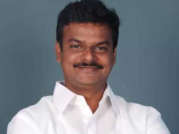  తుంగలో తొక్కుతోంది