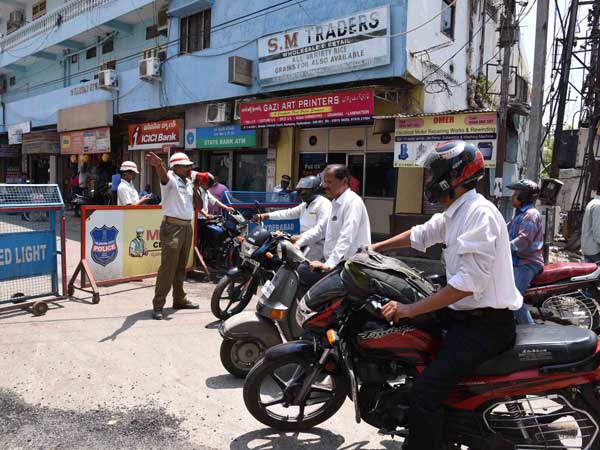 నాడు జరిగిన వాటికి మన్మోహన్, సోనియా బాధ్యులా? నాడు జరిగిన వాటికి మన్మోహన్, సోనియా బాధ్యులా?