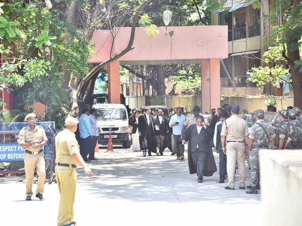 మాకు సంబంధం లేదన్న కాంగ్రెస్ మాకు సంబంధం లేదన్న కాంగ్రెస్