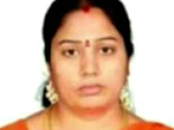 అమ్మాయిలకు బంగారు నగలు