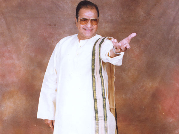 అనూహ్యం.. ఒక్క దెబ్బకు రెండు పిట్టలు