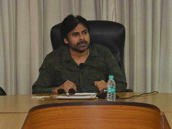 మరోసారి పవన్ కళ్యాణ్ పైన మరోసారి పవన్ కళ్యాణ్ పైన