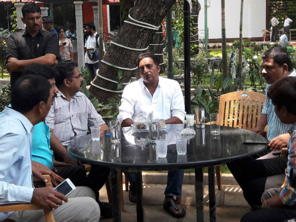 వాజ్ పేయి వీరాభిమాని