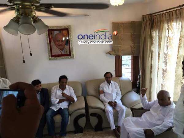 జెడిఎస్‌కు ఓటేయాలని తెలుగు ప్రజలకు కెసిఆర్ పిలుపు