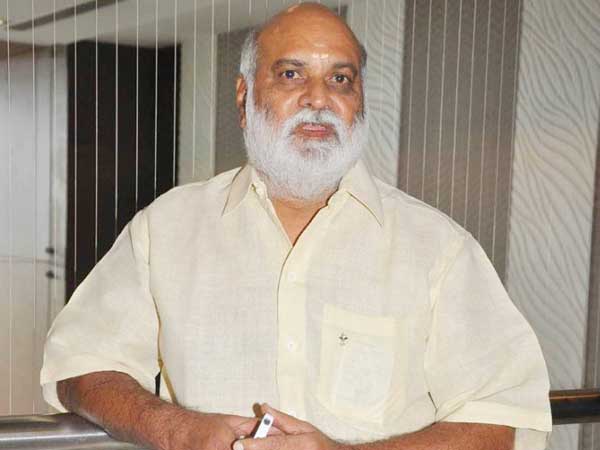 టీటీడీ అధికారులతో 3 గంటల భేటీ టీటీడీ అధికారులతో 3 గంటల భేటీ