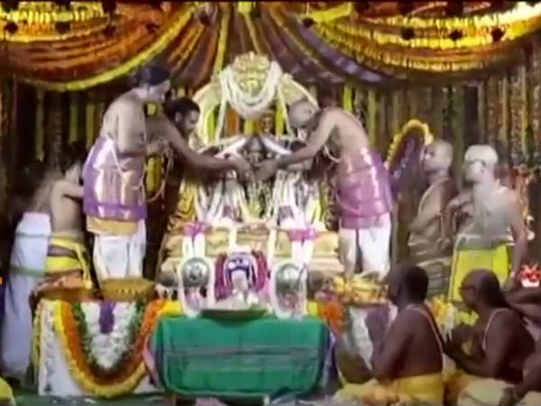  నిబంధనలకు...తిలోదకాలు