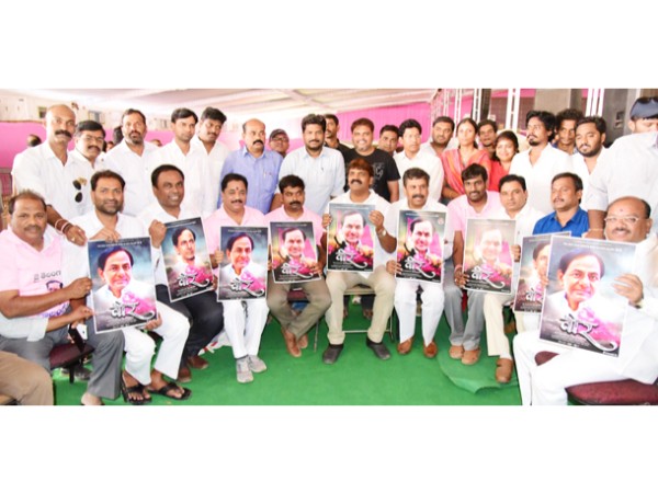 వివిధ రంగుల్లో పాసులు వివిధ రంగుల్లో పాసులు