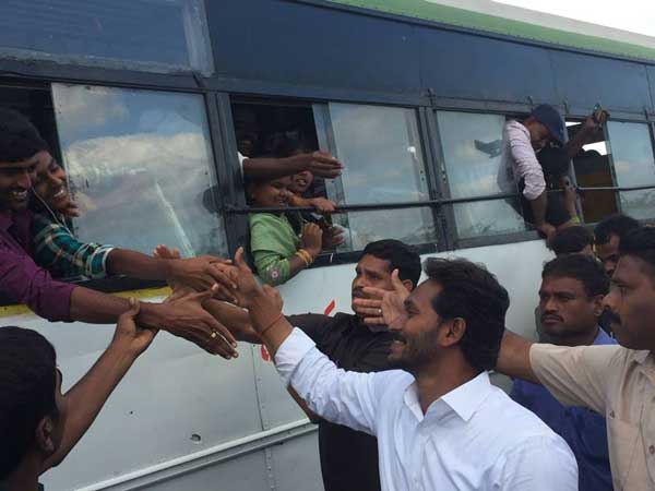 విజయవాడలోకి అడుగుపెట్టగానే చేరిక