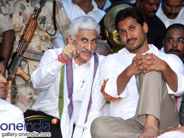 కేసుల నుంచి బయటపడేందుకు లాబీయింగ్