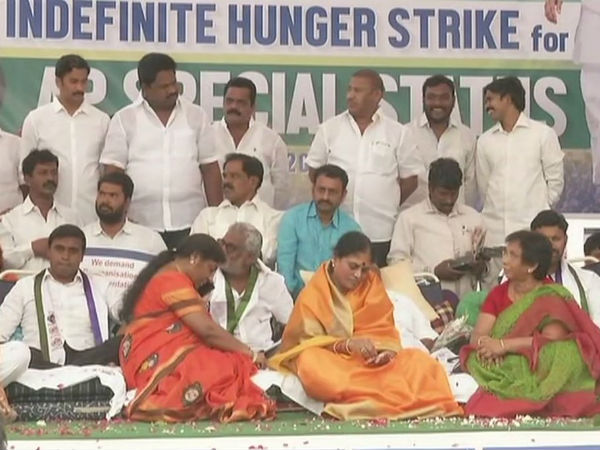 ys vijayamma supports ysrcp mps hunger strike in New Delhi ys vijayamma supports ysrcp mps hunger strike in New Delhi