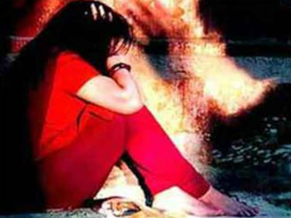  పోలీసులకు ఫిర్యాదు