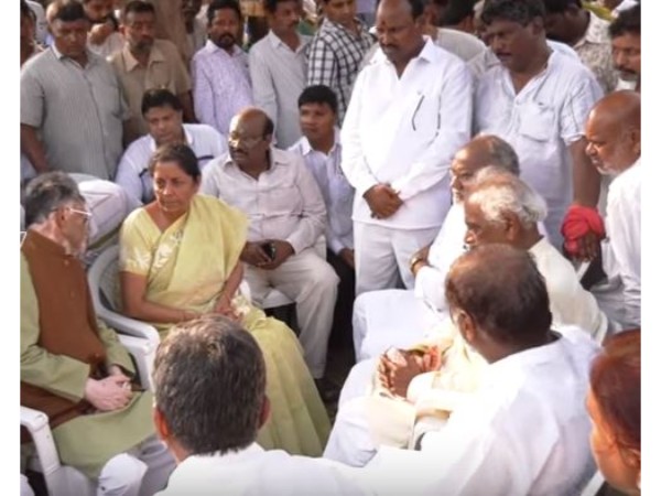 ధోబిఘాట్ లో అంత్యక్రియలు: