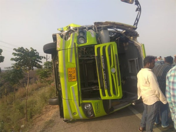  Road accident at Pragnapur: 10 killed