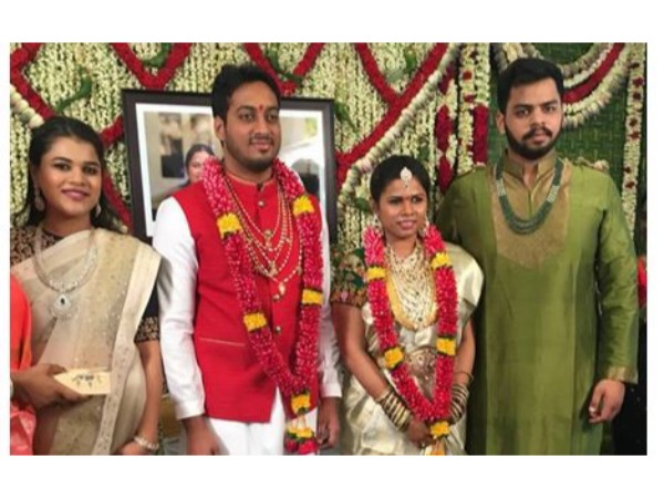 అనూహ్యంగా రాజకీయాల్లోకి..