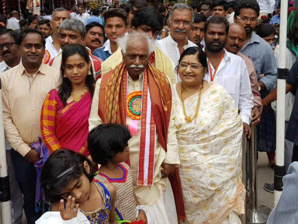 అక్కపై ఒక్కసారిగా కుప్పకూలాడు.