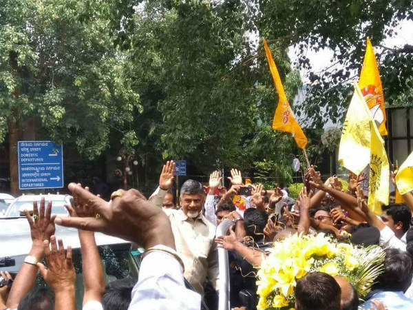 ముందు ముందు కలిసి సాగుతాం ముందు ముందు కలిసి సాగుతాం