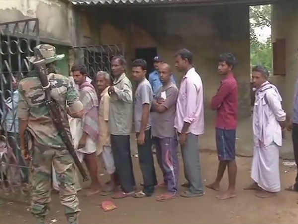 పలు జిల్లాల్లో విధ్వంసం