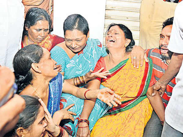 చిన్న కుమార్తె వెంకటలక్ష్మి..: