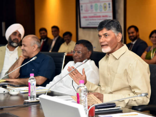 వచ్చిందెవరు?...రాని దెవరు?...