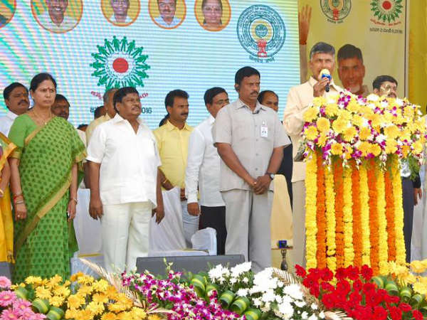 తెరపైకి ఇద్దరి పేర్లు