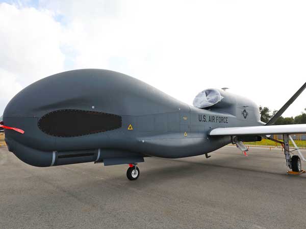 వ్యతిరేకిస్తున్న ఉద్యోగులు