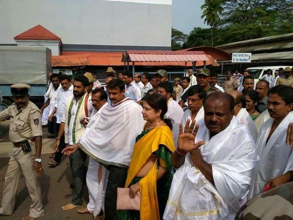 జీవితాలు నాశనం