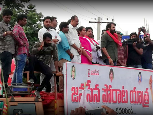 మార్నింగ్ వాక్ నుంచి అభిమానులతో ముచ్చట్లు