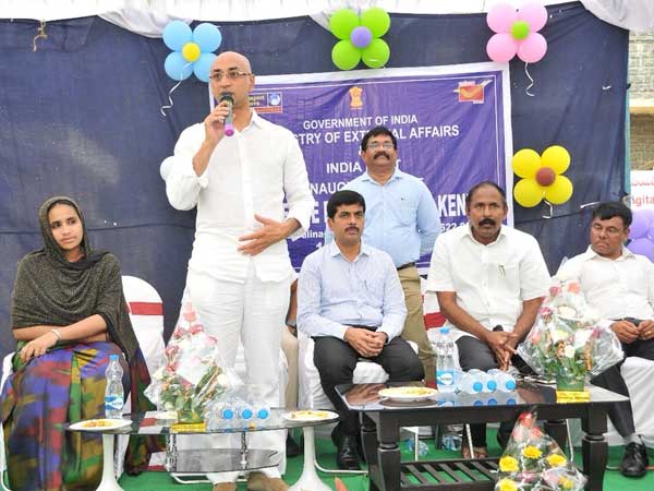 కేంద్రమంత్రులు సిద్ధంగా ఉన్నారు కేంద్రమంత్రులు సిద్ధంగా ఉన్నారు