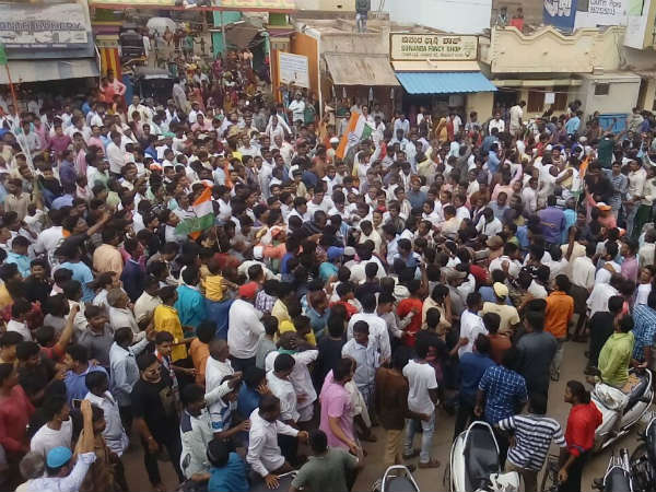 ఆనంద్ సింగ్ హ్యాట్రిక్ ఆనంద్ సింగ్ హ్యాట్రిక్