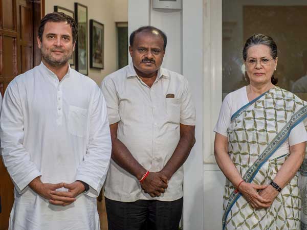 సోనియా, రాహుల్ నిర్ణయం