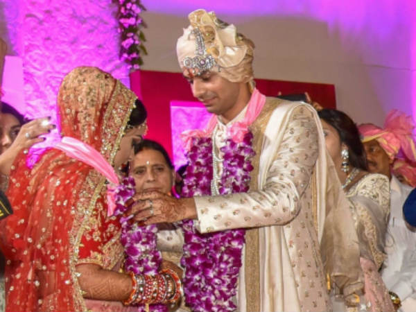  తేజ్ ప్రతాప్ పెళ్లిలో తిండి దొంగల హల్‌చల్