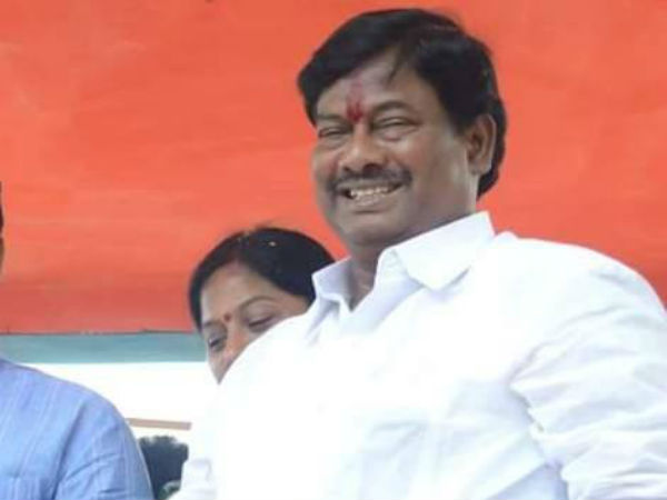 మీ వెనుక ఉండే వ్యక్తుల చరిత్ర పరిశీలించండి మీ వెనుక ఉండే వ్యక్తుల చరిత్ర పరిశీలించండి