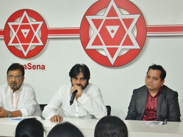  దేవ్ పొలిటికల్ నేపథ్యం: