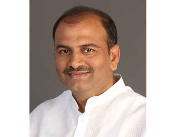 కుట్ర రాజకీయాలపై ప్రజలకు వివరించాలి