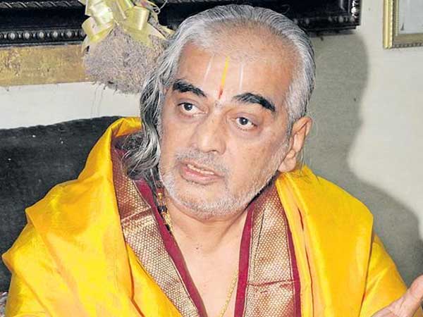 రమణ దీక్షితులు అమిత్‌షా ను కలిస్తే తప్పా