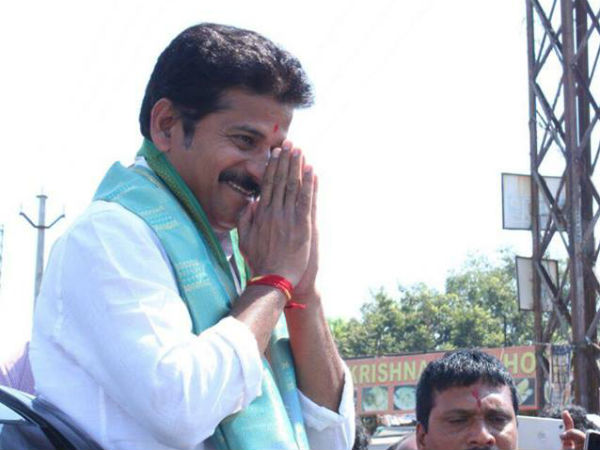  కుంతియాకు ఫిర్యాదు: