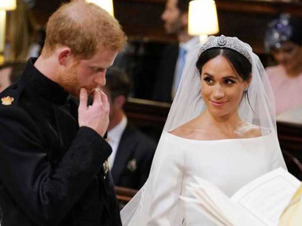  స్వాగతం పలికారు