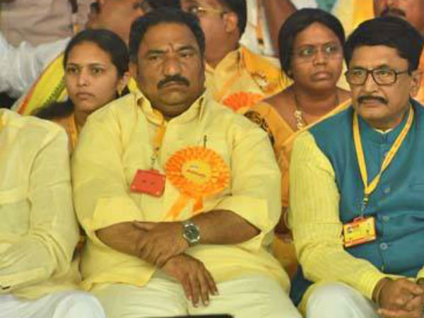 కేసీఆర్ దేవుడా?