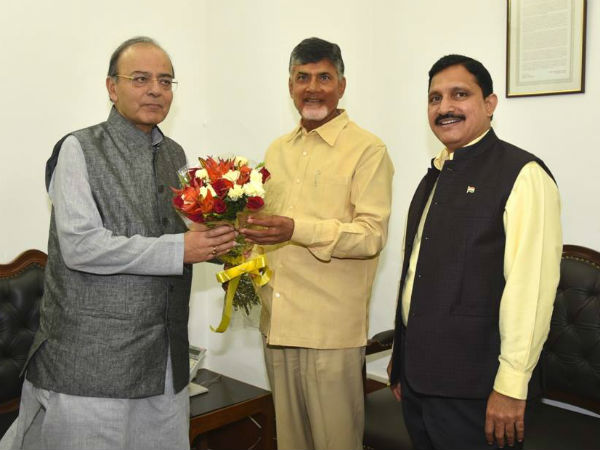 కీలక నేతలతో విభేదాలు అంటూ