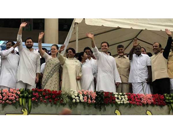 చంద్రబాబు వ్యవహారం...పరిశీలన