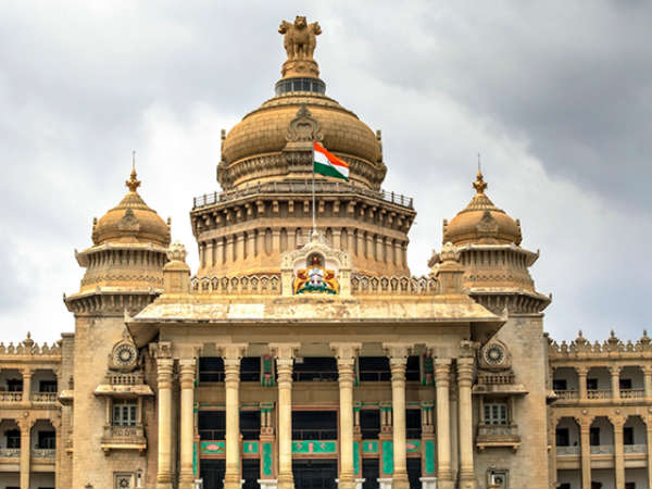 సీఆర్ పీఎఫ్ బందోబస్తు